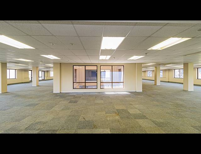 1,575M² OFFICE TO LET IN PARKTOWN